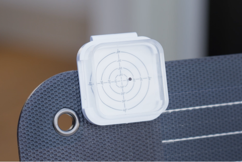 <p><strong>ソーラートラッカーで<br/>発電力を最大化できる</strong></p>