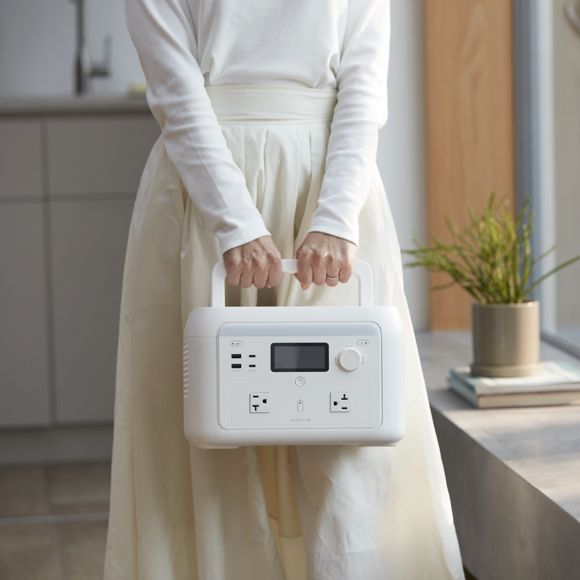 solarich 1000|家庭用ポータブル電源&ソーラーパネル200W(セット solarich 1000|家庭用ポータブル電源&ソーラーパネル200W(セット